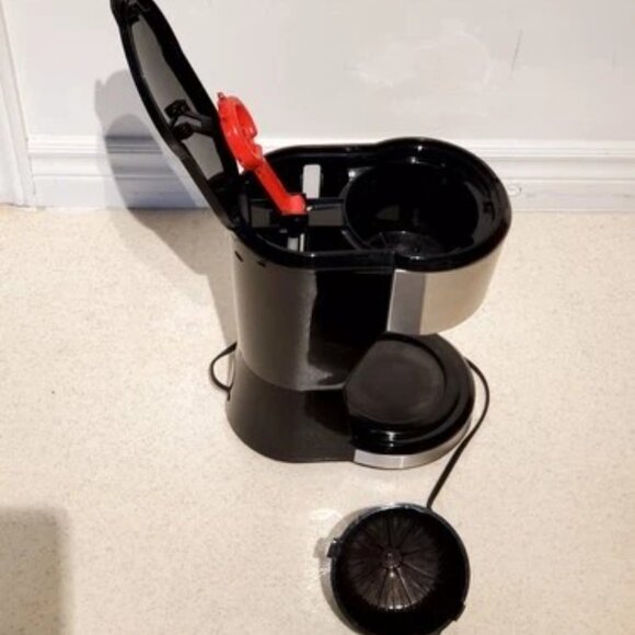 Black & Decker 12 Cup Programmable Coffee Maker W/Vortex CM1231sc  - Save $ - Picture 5 of 9